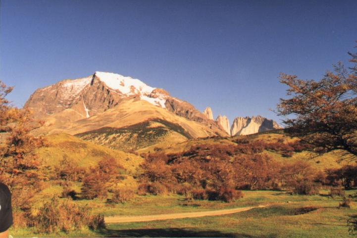 torres_del_paine_np_day2_view1.jpg