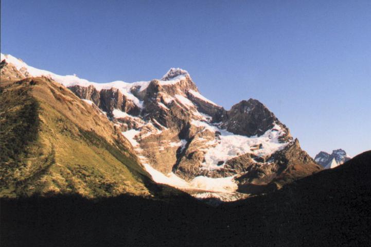 torres_del_paine_np_valle_frances.jpg